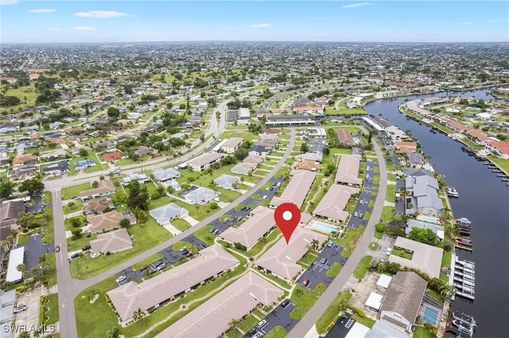 3913 SE 11th Avenue Cape Coral FL 33904