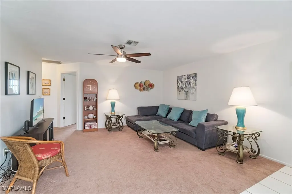 3913 SE 11th Avenue Cape Coral FL 33904