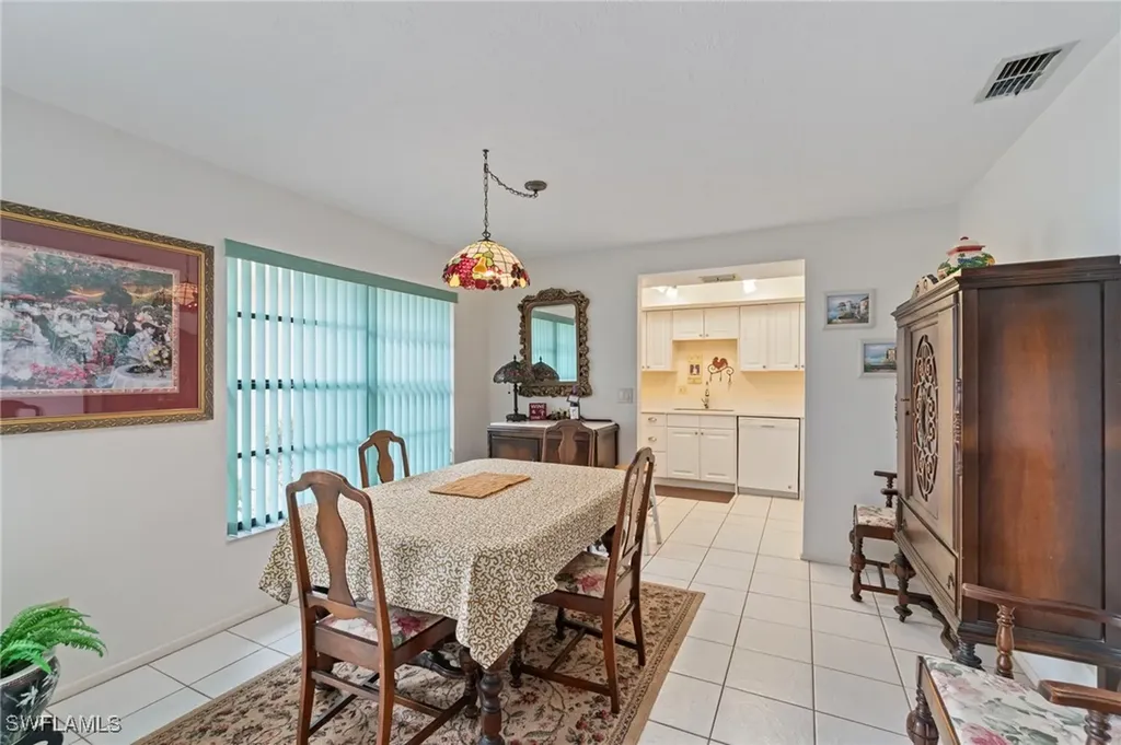 3913 SE 11th Avenue Cape Coral FL 33904