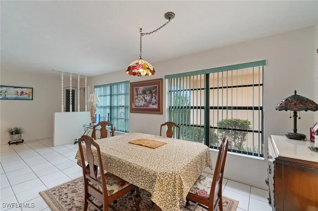 3913 SE 11th Avenue Cape Coral FL 33904