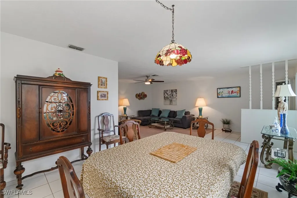 3913 SE 11th Avenue Cape Coral FL 33904