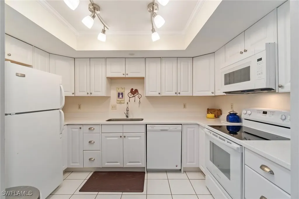 3913 SE 11th Avenue Cape Coral FL 33904