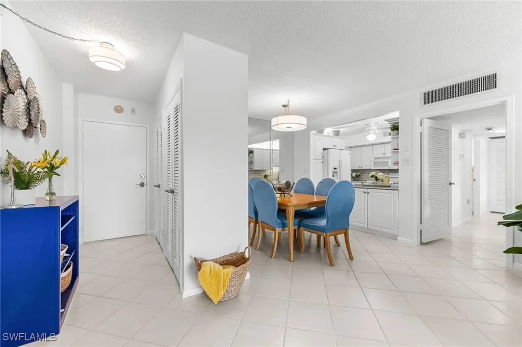 1977 Gulf Shore Boulevard N Naples FL 34102