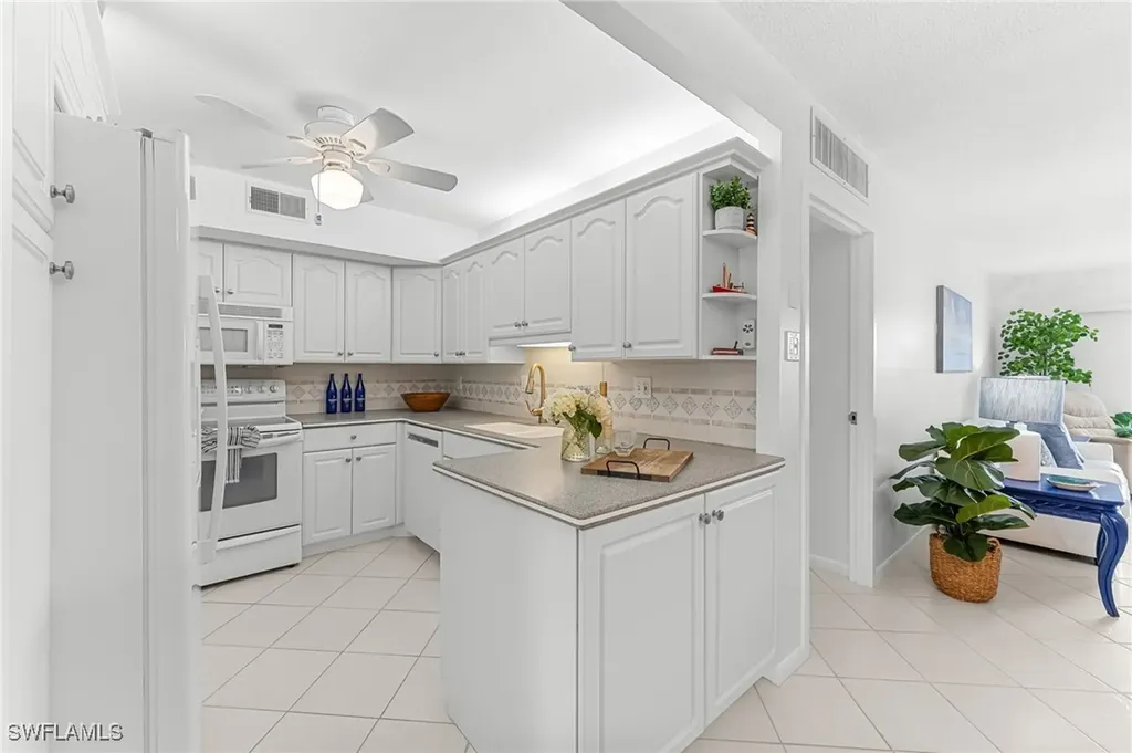 1977 Gulf Shore Boulevard N Naples FL 34102
