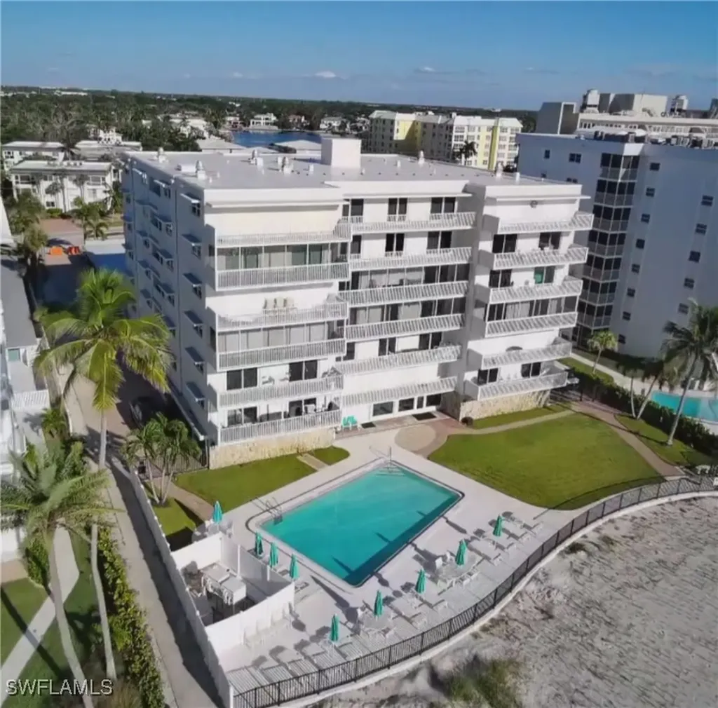 1977 Gulf Shore Boulevard N Naples FL 34102