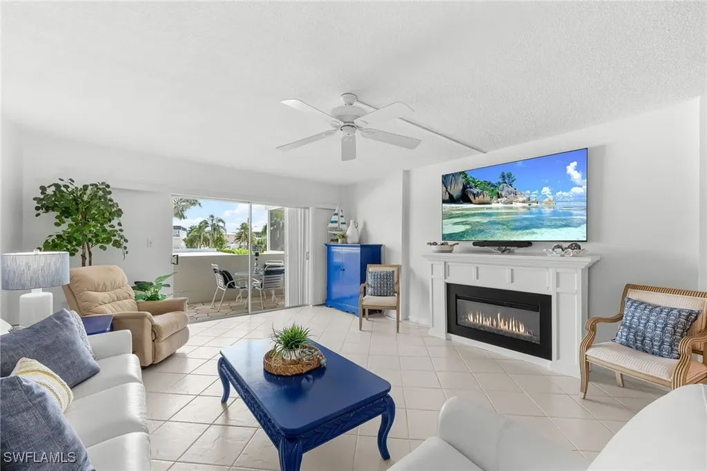 1977 Gulf Shore Boulevard N Naples FL 34102