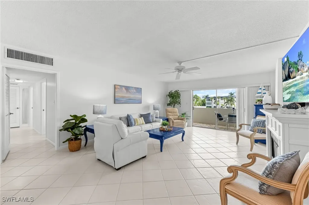 1977 Gulf Shore Boulevard N Naples FL 34102