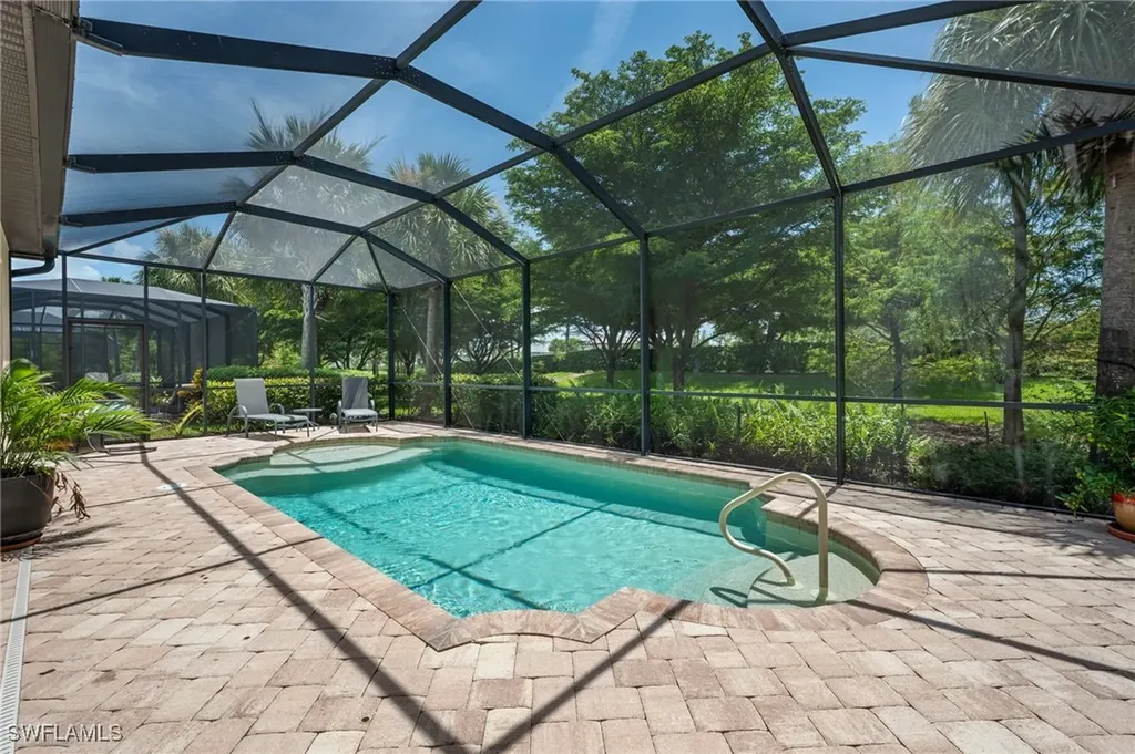 4072 Raffia Drive Naples FL 34119