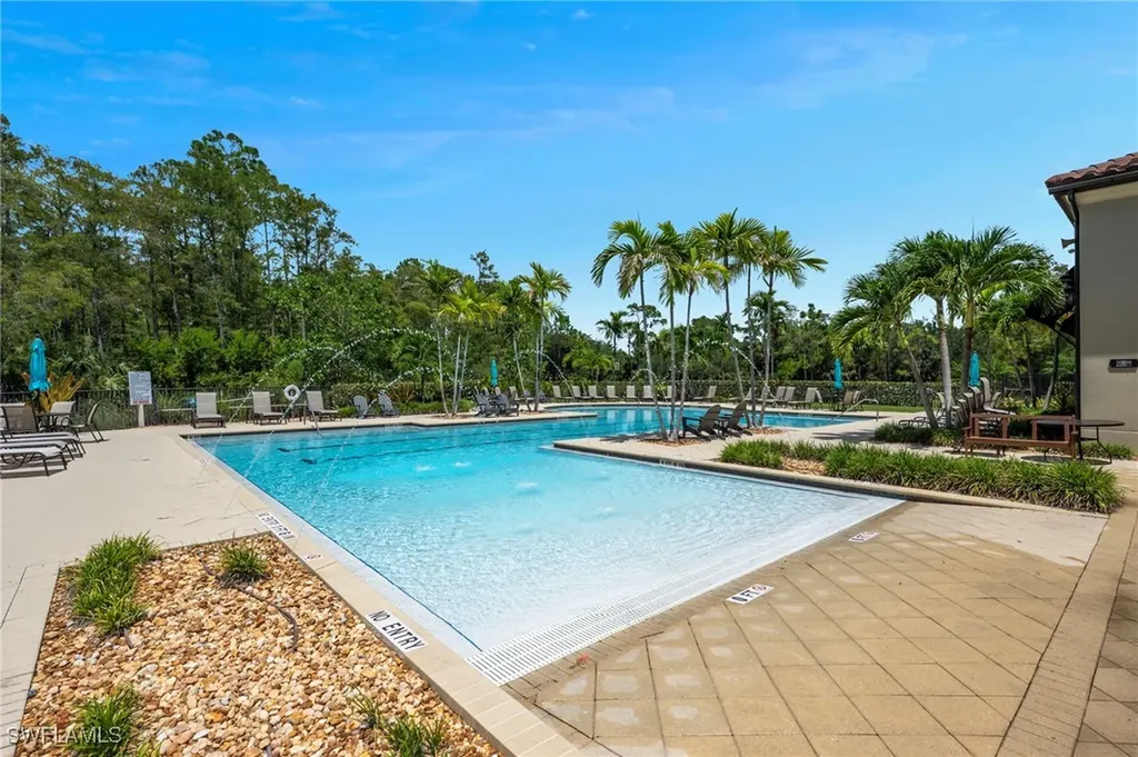 4072 Raffia Drive Naples FL 34119