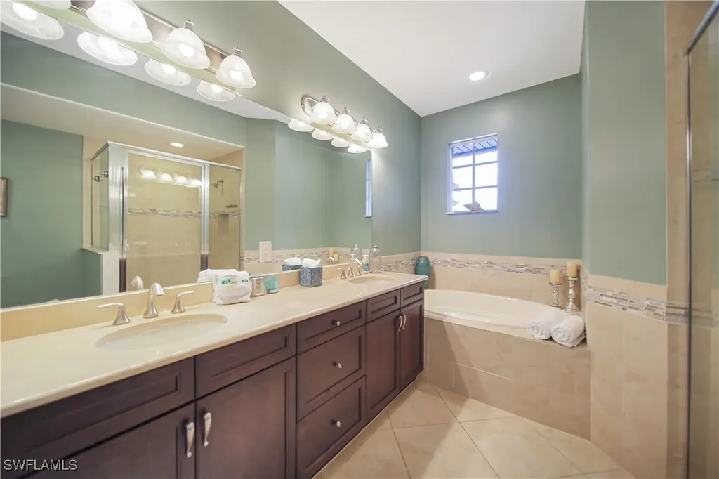 6641 Alden Woods Circle Naples FL 34113