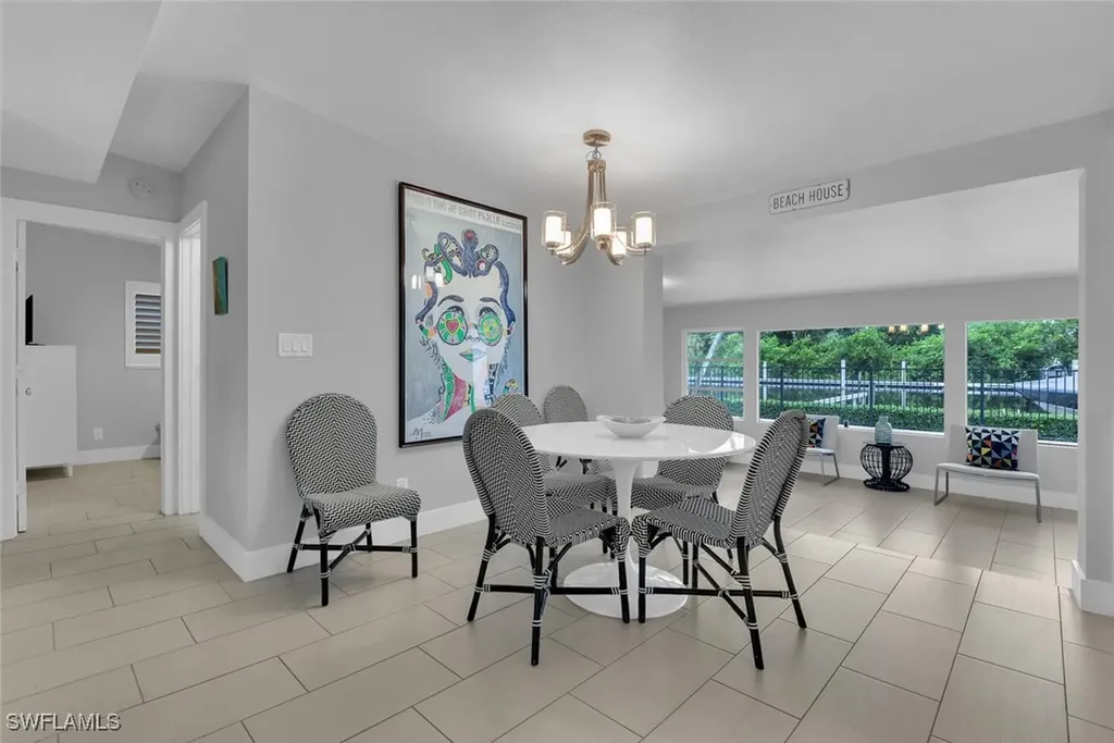 2048 Harbor Lane Naples FL 34104