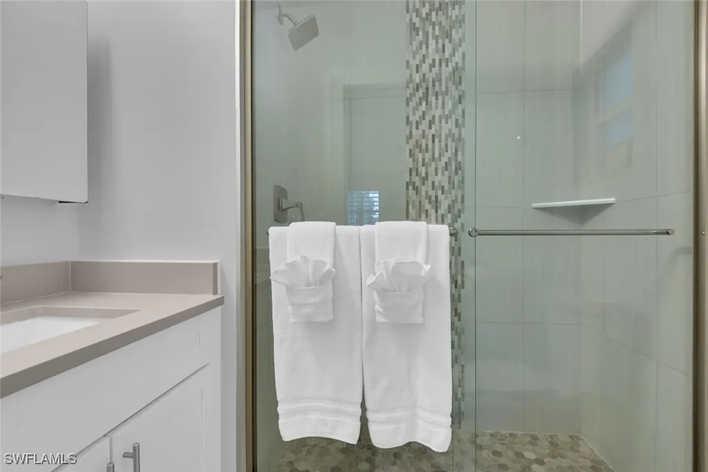 2048 Harbor Lane Naples FL 34104