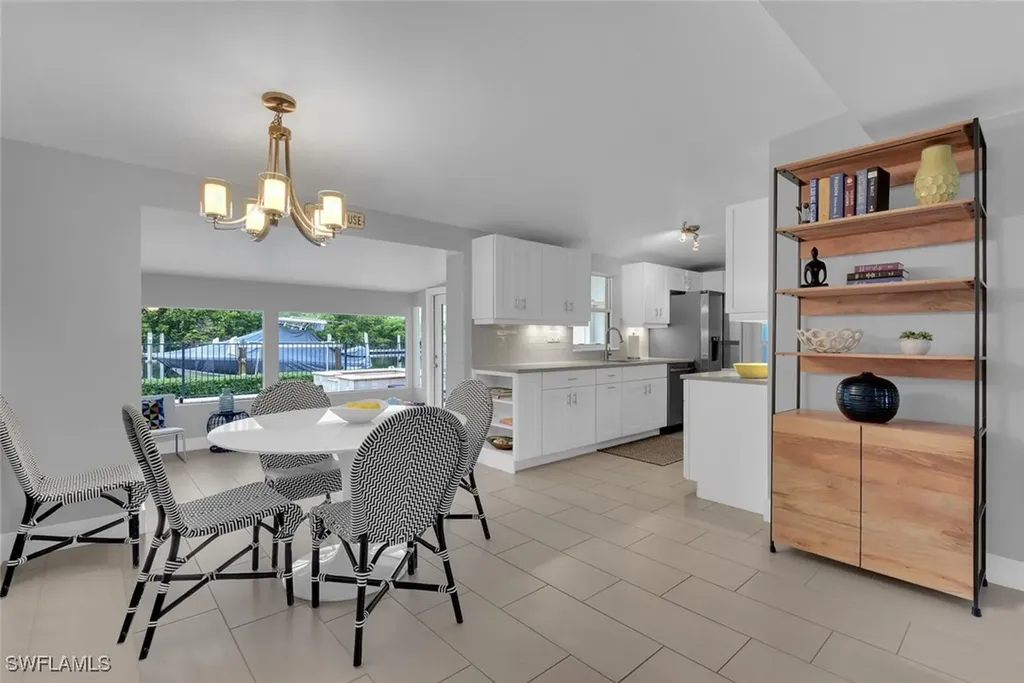 2048 Harbor Lane Naples FL 34104