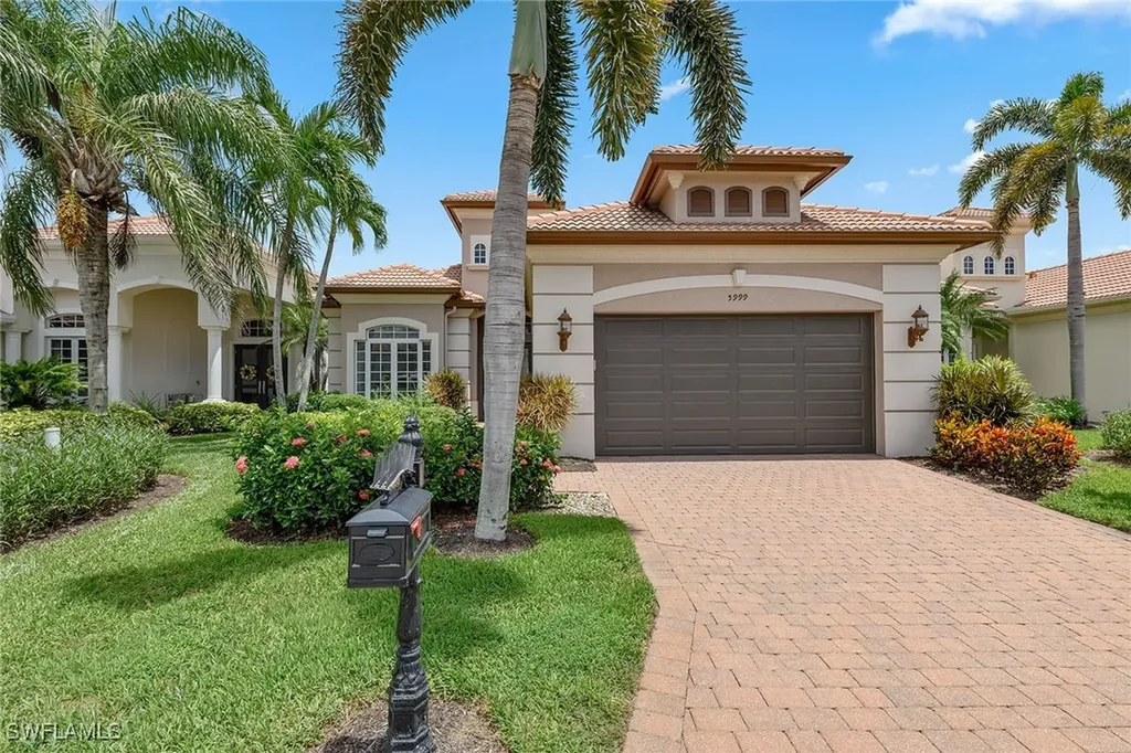Naples FL, 5999 Hammock Isle Circle