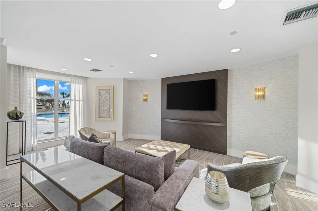 8665 Bay Colony Drive Naples FL 34108