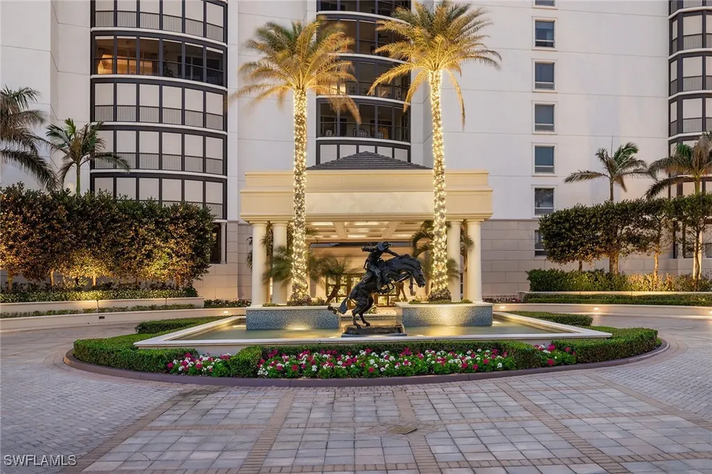 8665 Bay Colony Drive Naples FL 34108