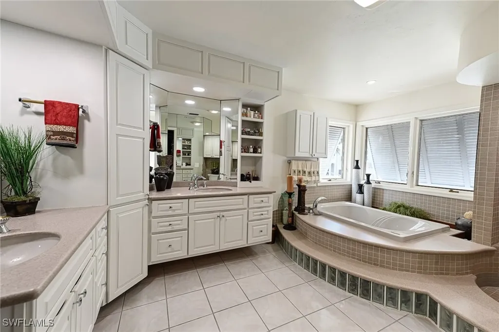 101 Dominica Lane Bonita Springs FL 34134-8512