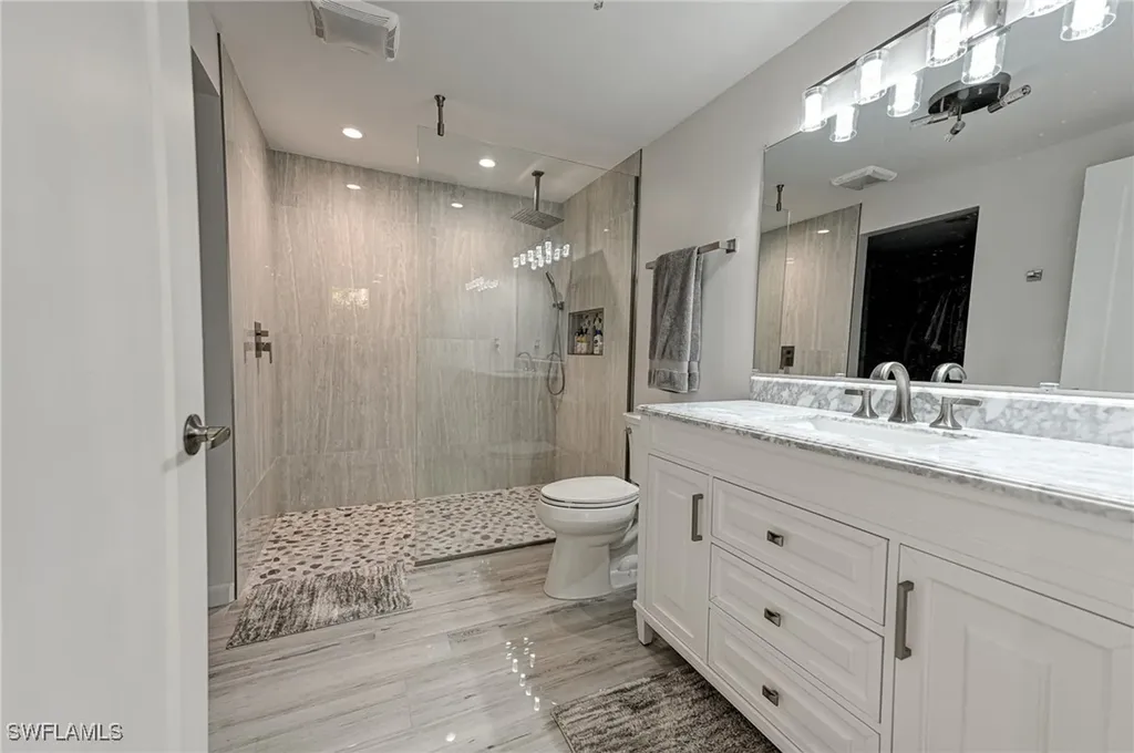 101 Dominica Lane Bonita Springs FL 34134-8512