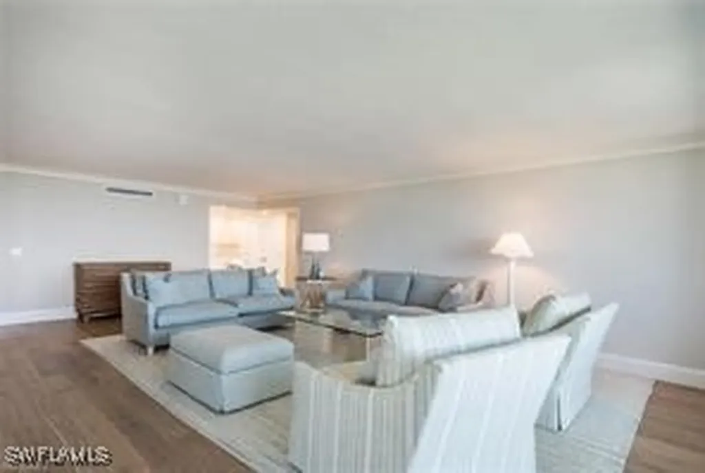 10691 Gulf Shore Drive Naples FL 34108