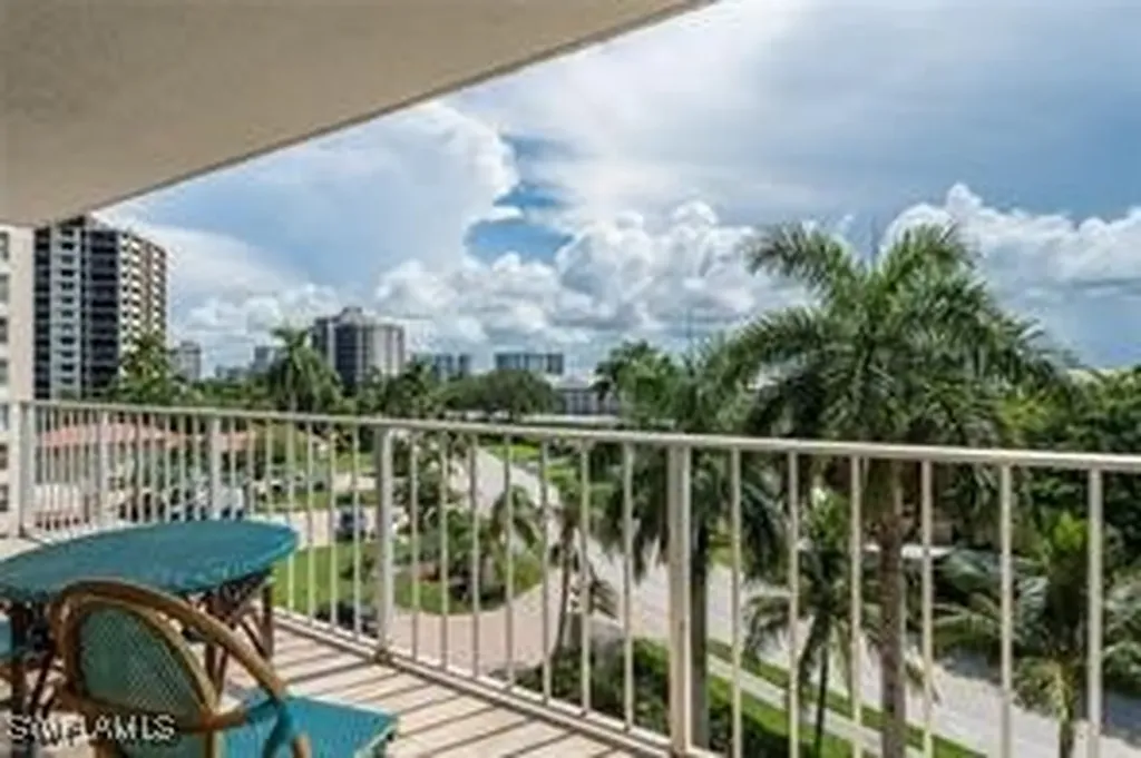 10691 Gulf Shore Drive Naples FL 34108