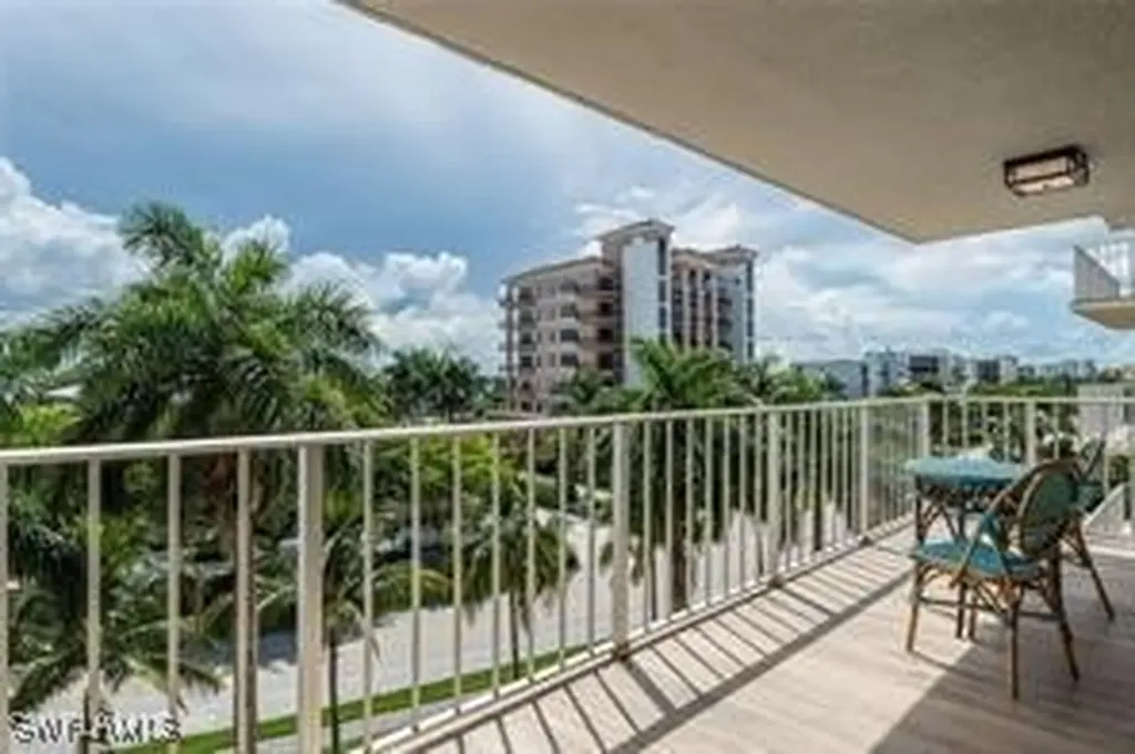 10691 Gulf Shore Drive Naples FL 34108