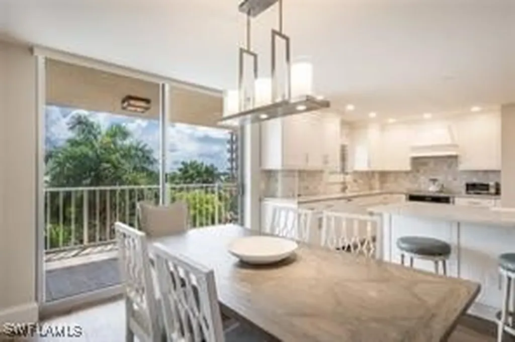 10691 Gulf Shore Drive Naples FL 34108