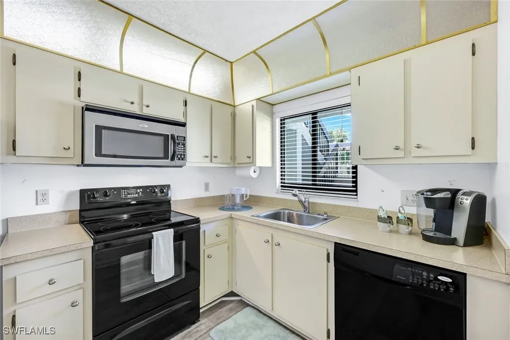 4251 27th Court SW Naples FL 34116