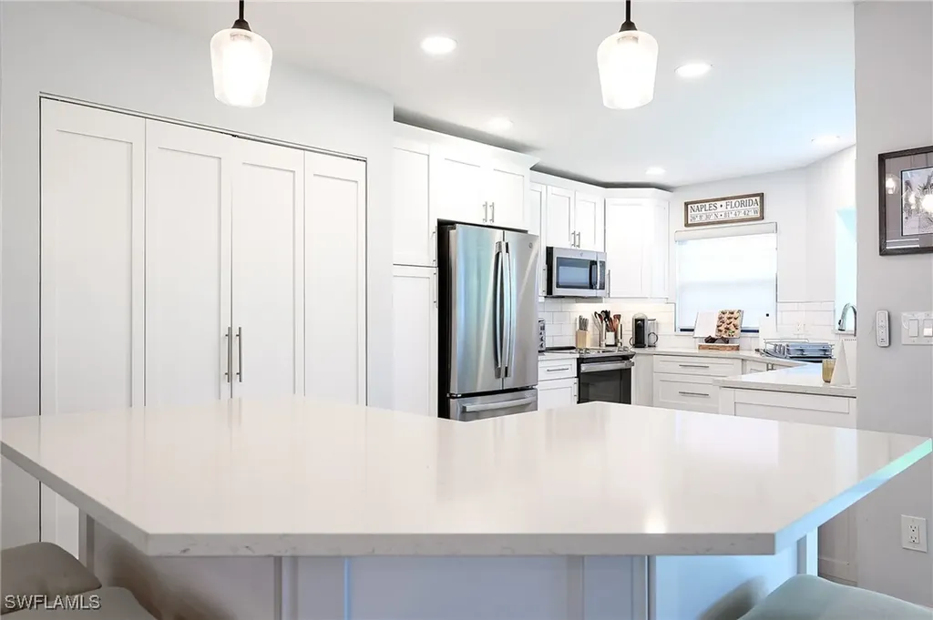 719 Reef Point Circle Naples FL 34108
