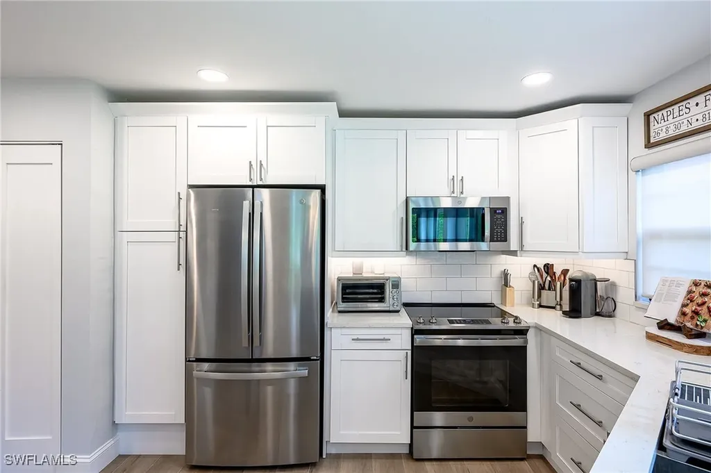 719 Reef Point Circle Naples FL 34108