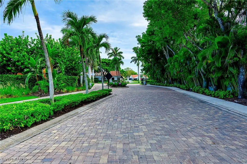 719 Reef Point Circle Naples FL 34108