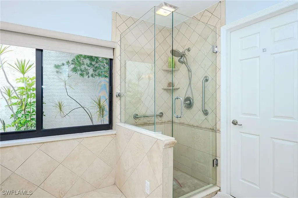 719 Reef Point Circle Naples FL 34108