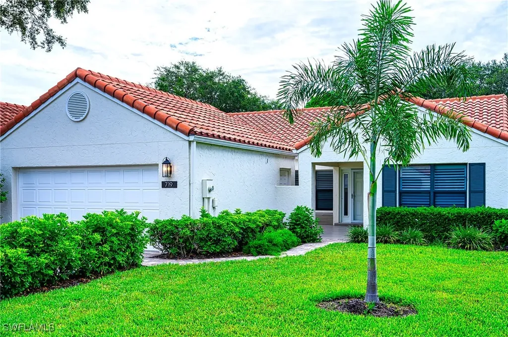 719 Reef Point Circle Naples FL 34108
