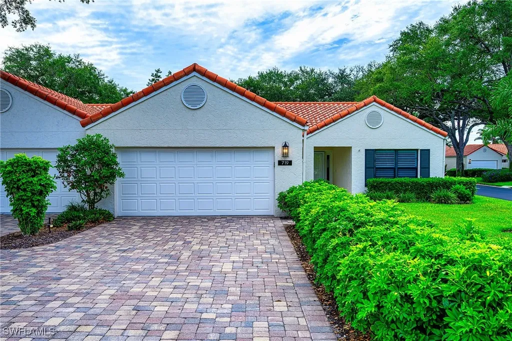719 Reef Point Circle Naples FL 34108