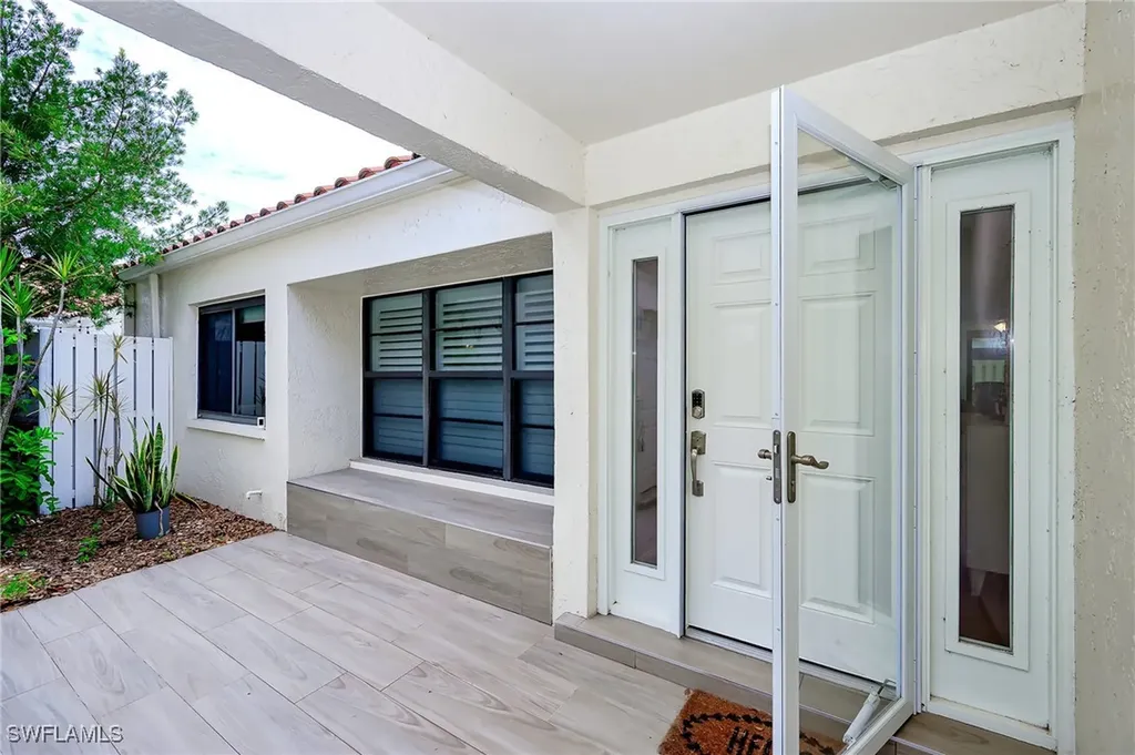 719 Reef Point Circle Naples FL 34108