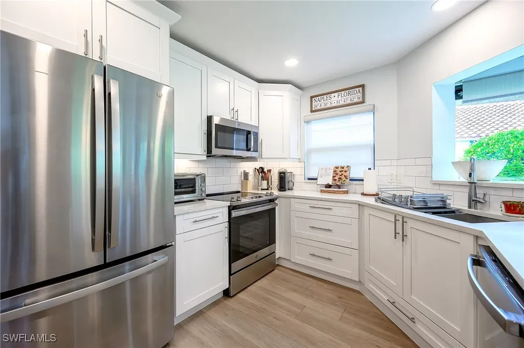 719 Reef Point Circle Naples FL 34108