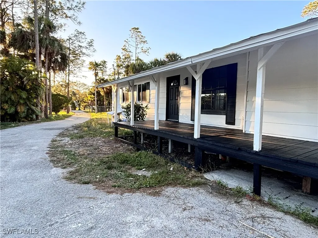 120 18th Street NE Naples FL 34120