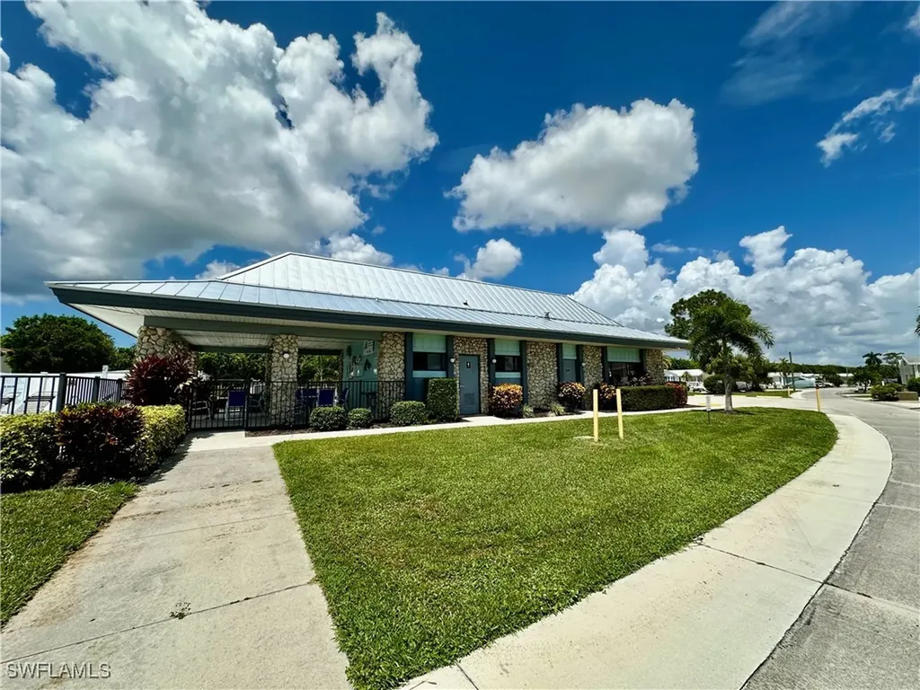 186 Panther Pass Circle Naples FL 34114