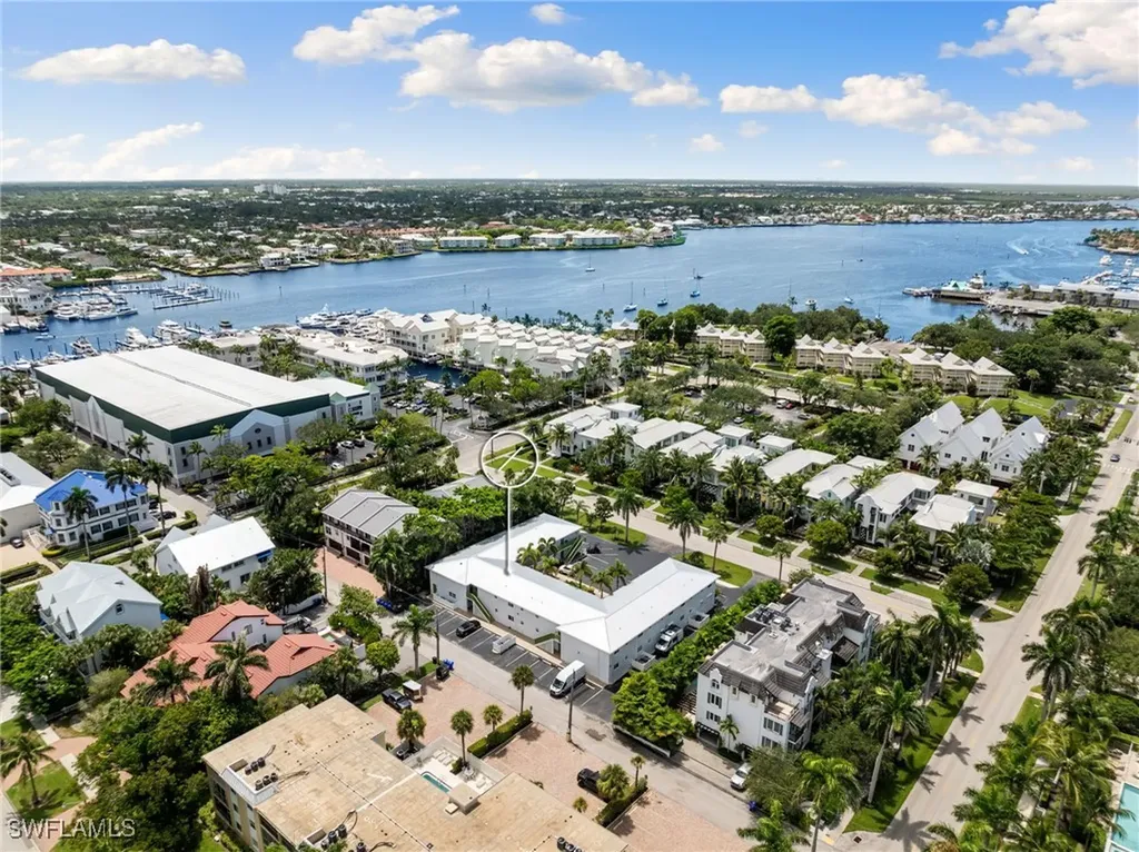 975 9th Avenue S Naples FL 34102