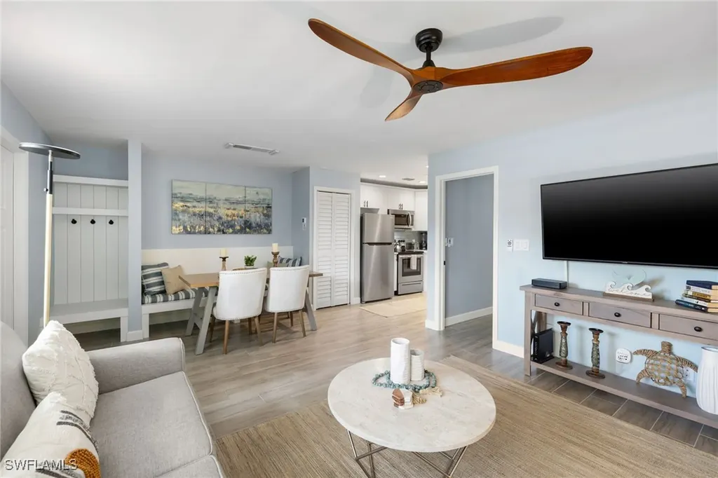 975 9th Avenue S Naples FL 34102