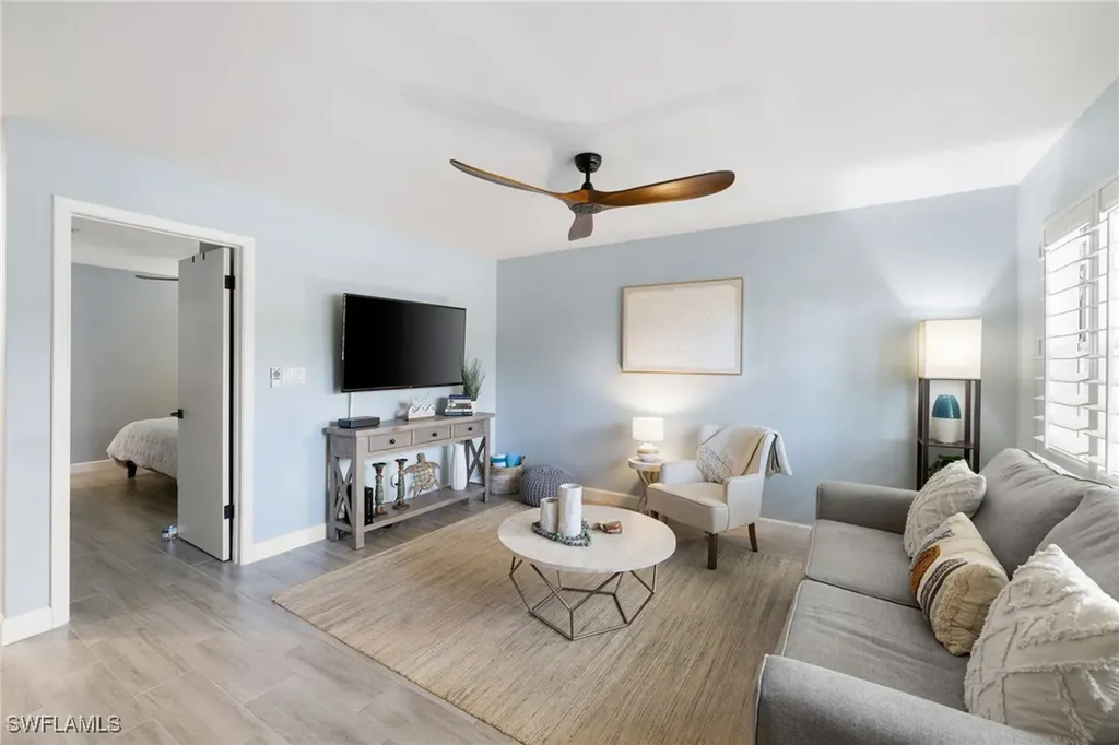 975 9th Avenue S Naples FL 34102