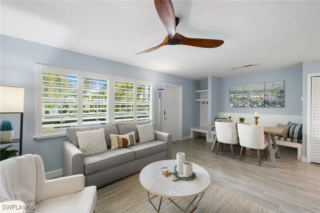 975 9th Avenue S Naples FL 34102