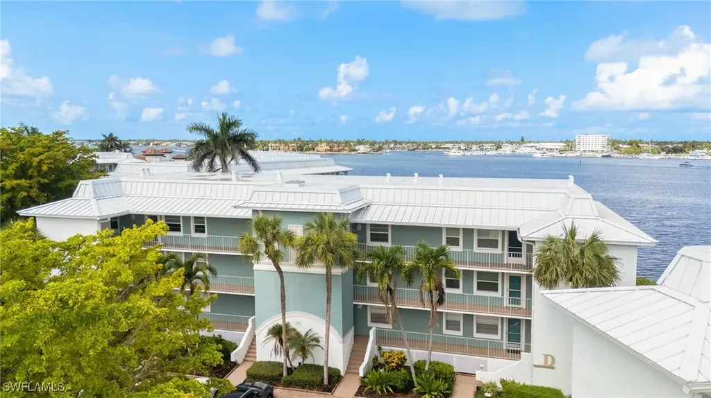 1140 Little Neck Court Naples FL 34102