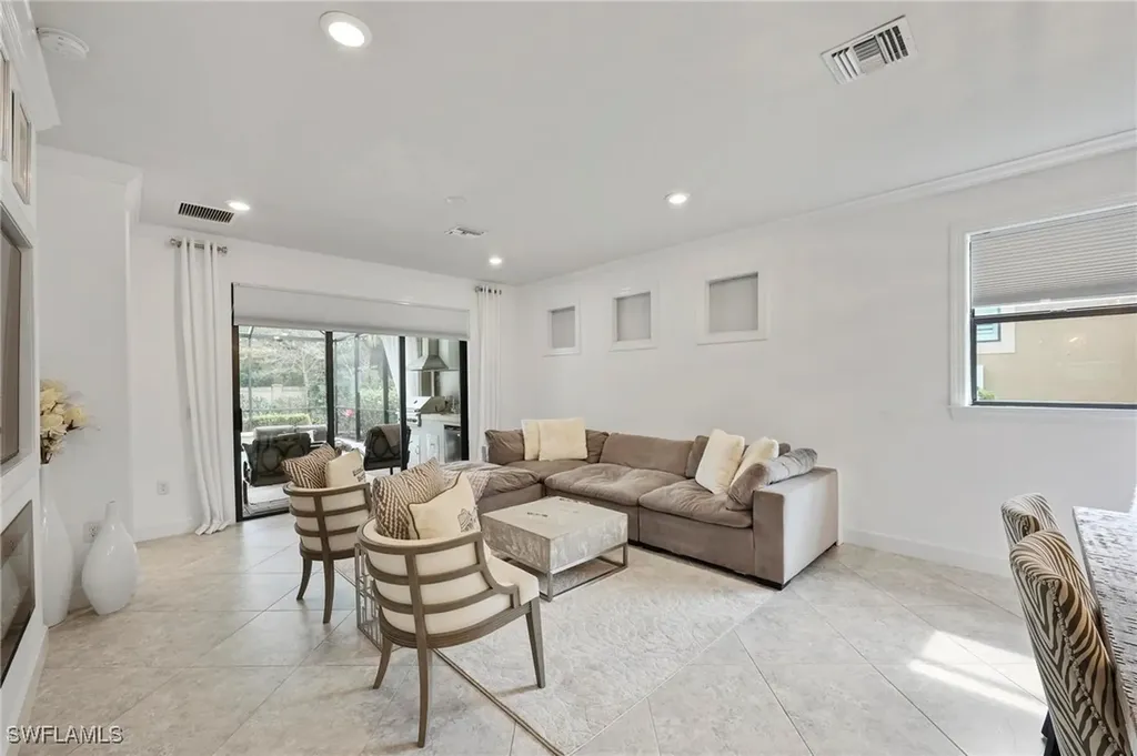 7670 Jacaranda Lane Naples FL 34114