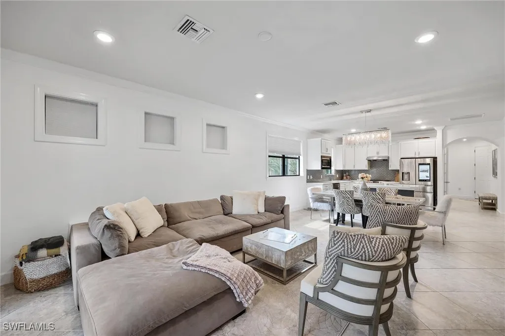 7670 Jacaranda Lane Naples FL 34114