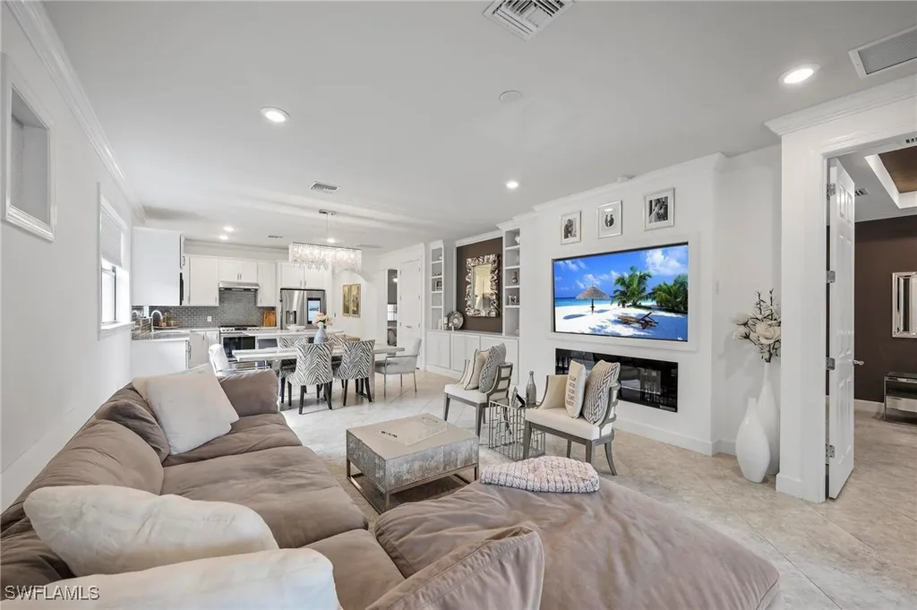 7670 Jacaranda Lane Naples FL 34114