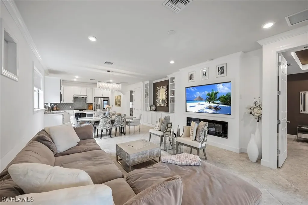7670 Jacaranda Lane Naples FL 34114