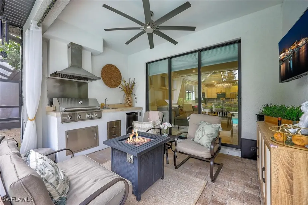 7670 Jacaranda Lane Naples FL 34114