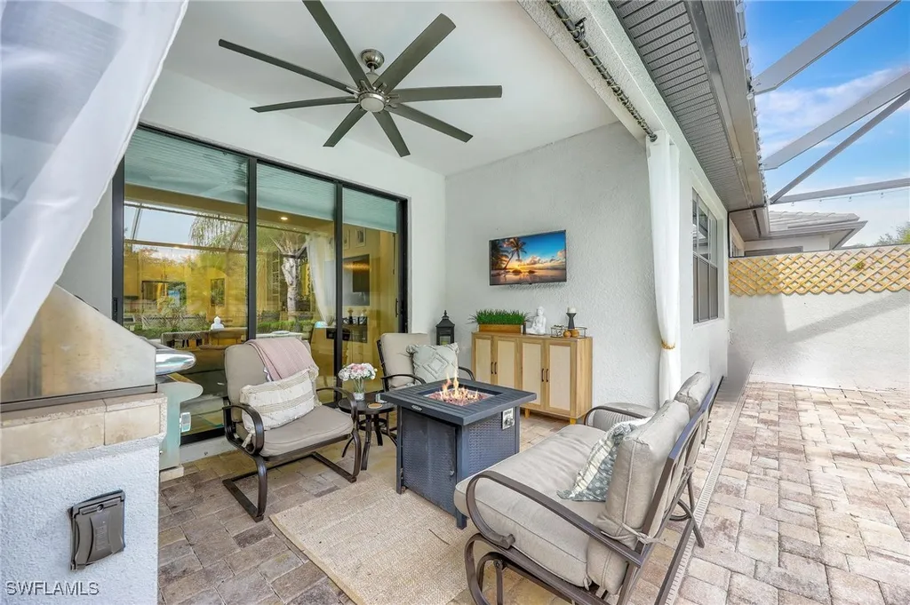7670 Jacaranda Lane Naples FL 34114