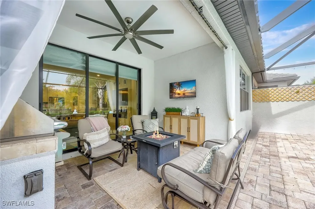 7670 Jacaranda Lane Naples FL 34114