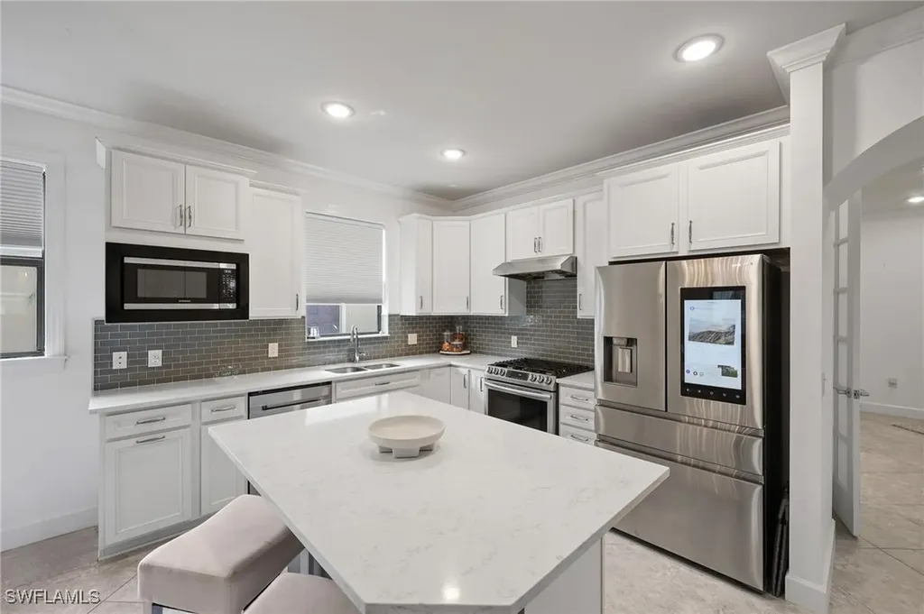 7670 Jacaranda Lane Naples FL 34114